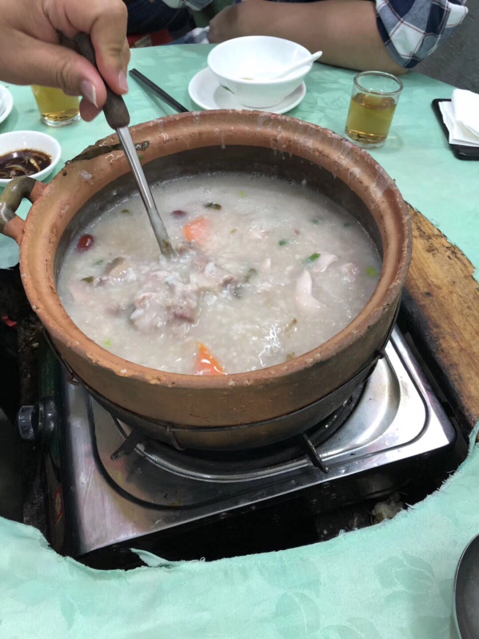 广州番禺南村猪杂粥图片