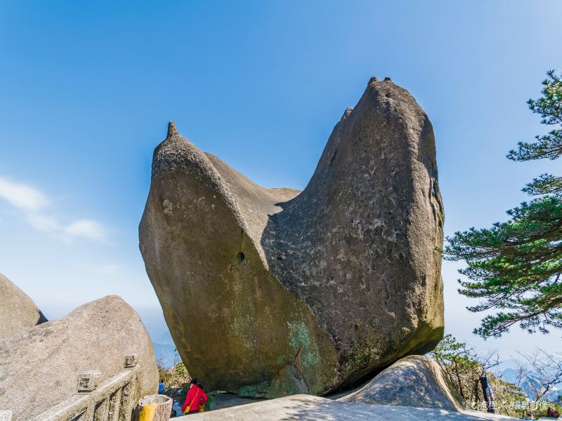 天柱山仙桃石图片