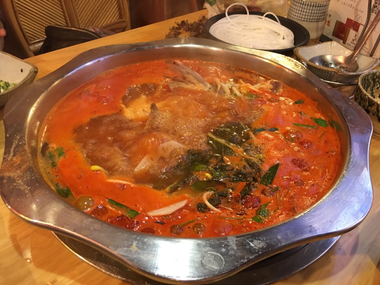 酸汤鱼火锅，湖南贵州结合版 - 知乎