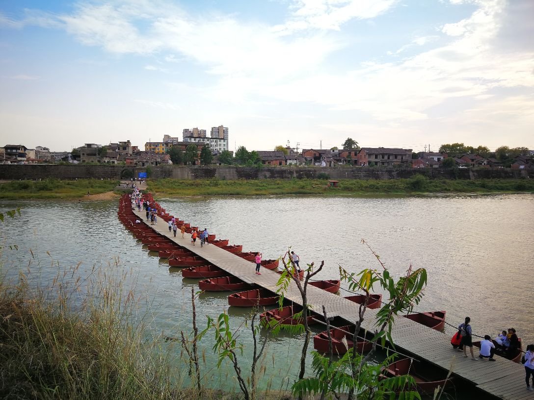【携程攻略】河口河口口岸景点,中国河口，中越边境云南段最大的一个口岸。中国与越南就是一条河隔开…