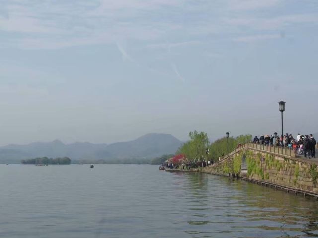 10月底带孩子去哪里旅游好。上海 大连 山东 三