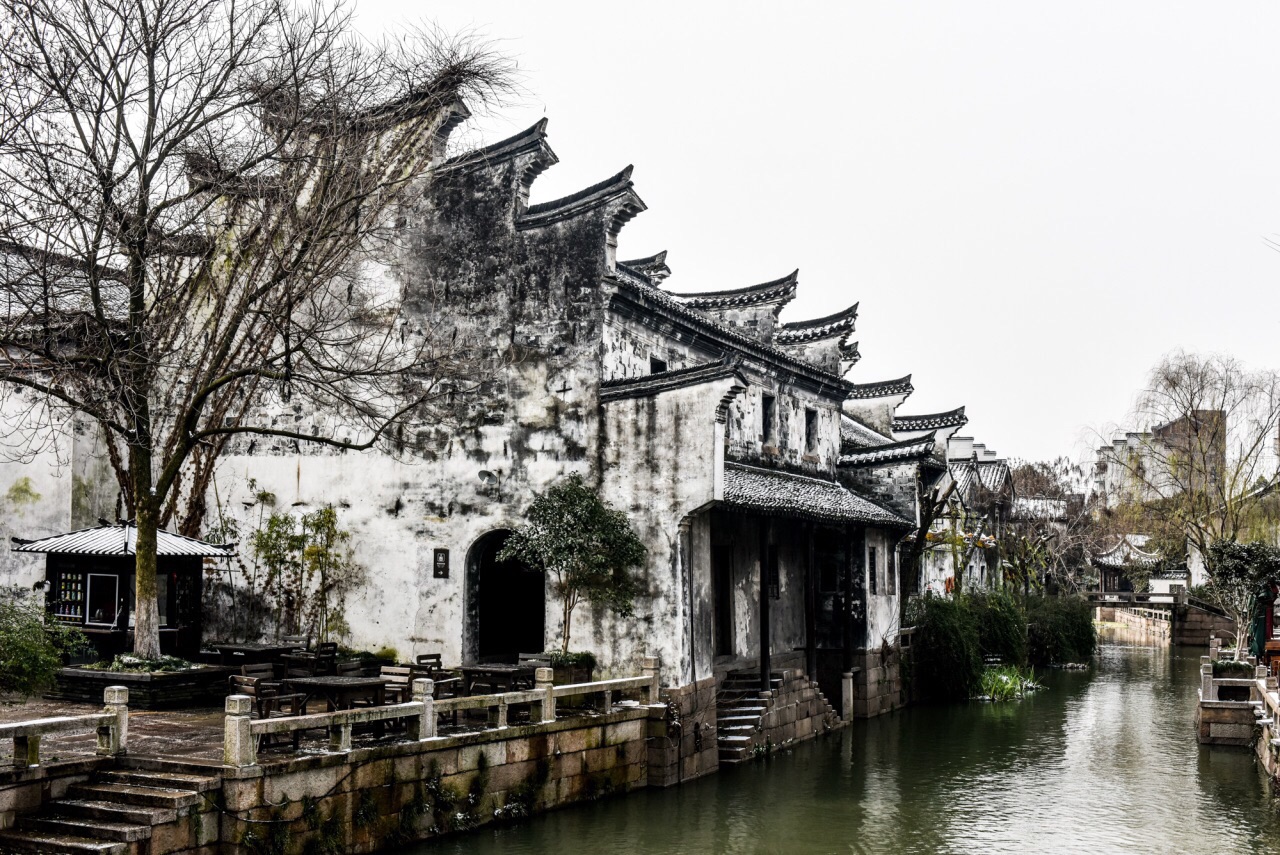 2-Day Tongxiang Tour: Wuzhen's water town charm, Puyuan's fashion allure