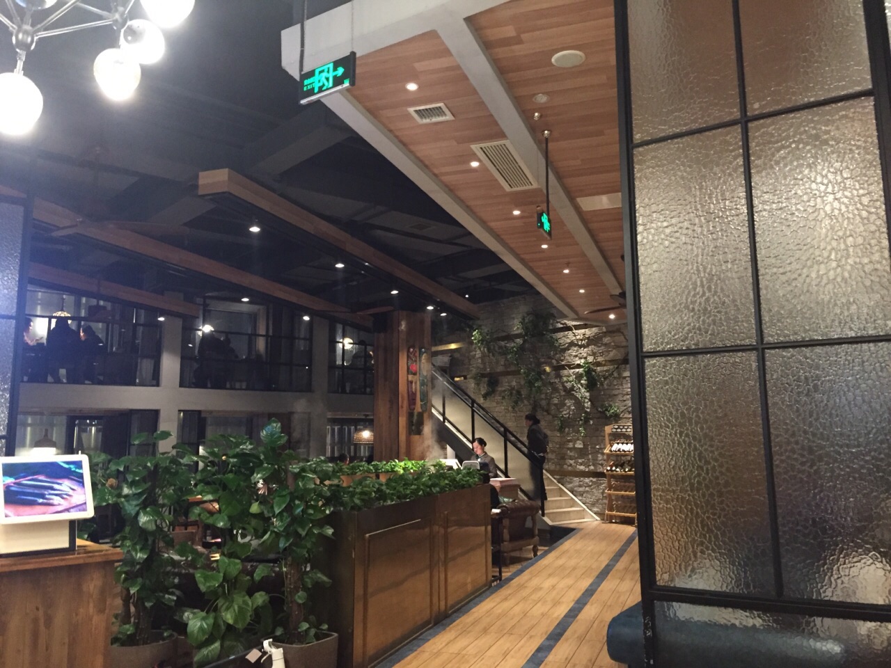 【携程美食林】成都朴田泰式海鲜火锅(泛悦国际店)餐馆,环境很不错的
