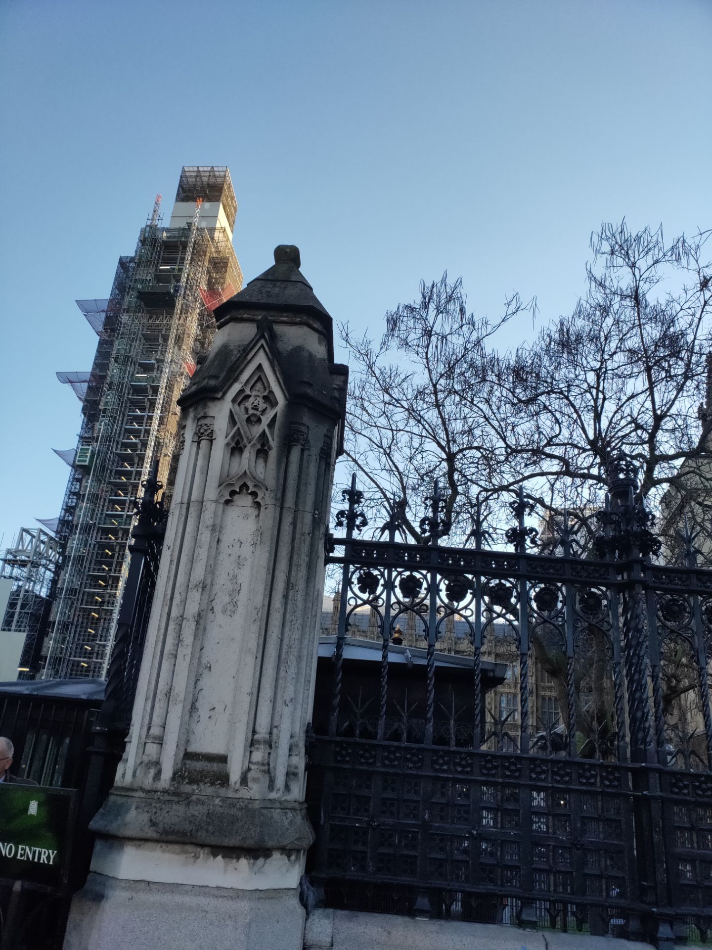 大本钟(bigben,即威斯敏斯特宫钟塔,世界上著名的哥特式建筑之