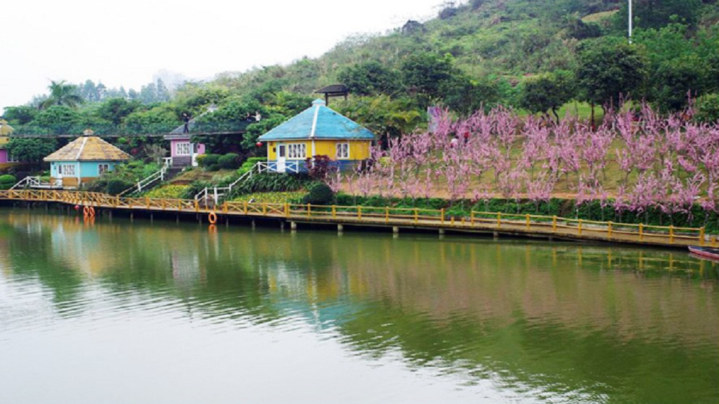 2-Day Pu'er Tour: Tea Horse Ancient Road Relic Park and Yixianggu Manor