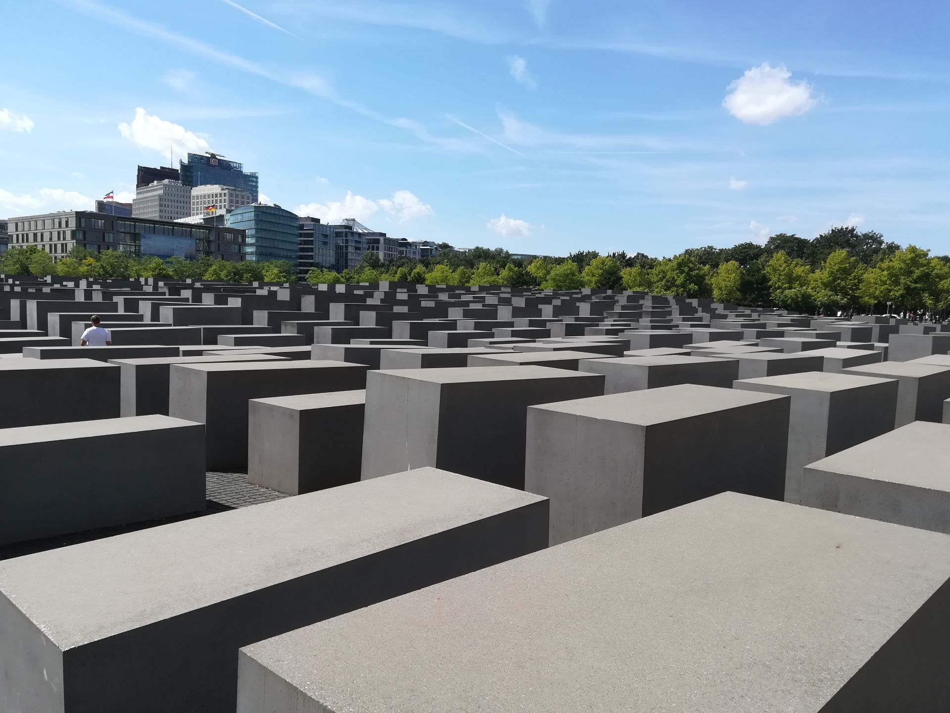 【携程攻略】柏林欧洲被害犹太人纪念碑景点,感觉还不错吧，不过略有点无聊...