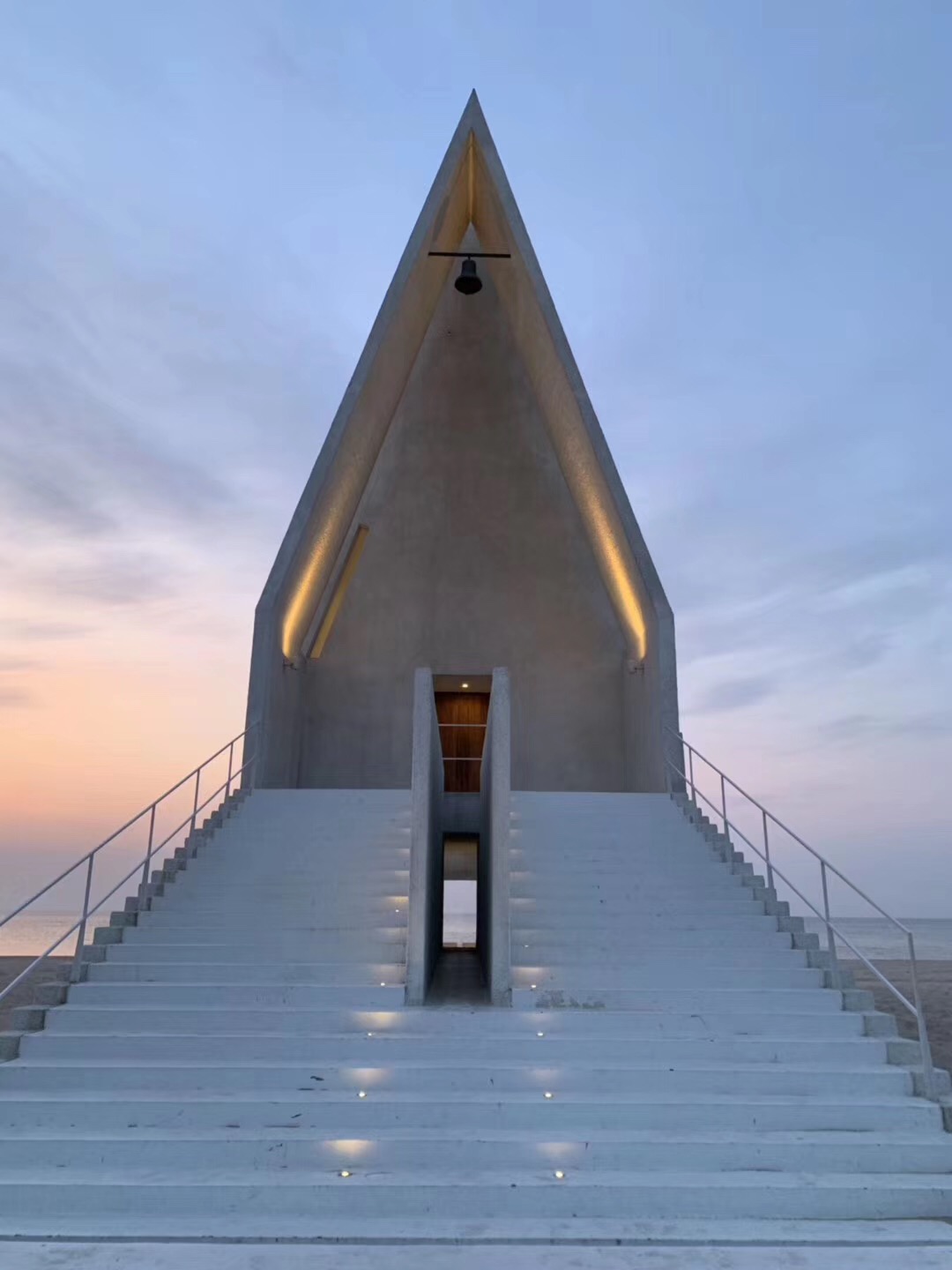 探访秦皇岛黄金海岸上最美的教堂——阿那亚礼堂