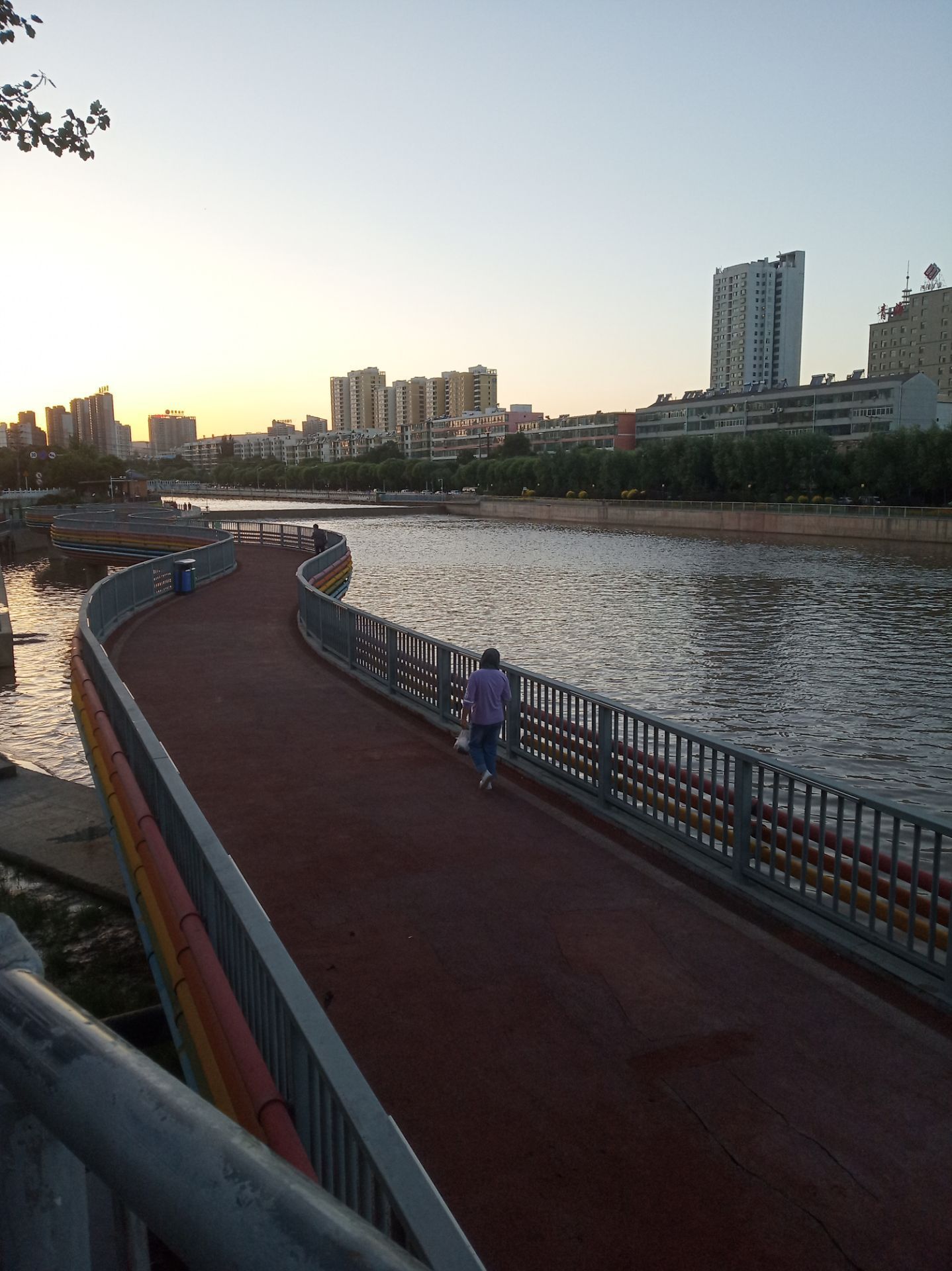 西宁湟水河廊桥_乐雷光电（中国）