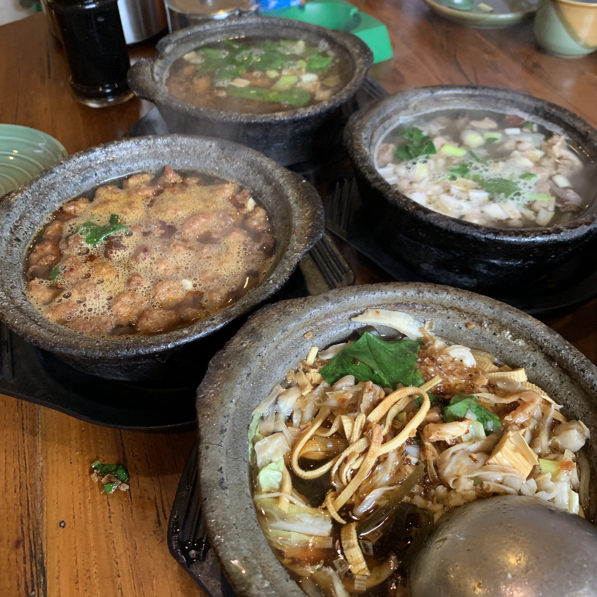 王明古法砂锅居