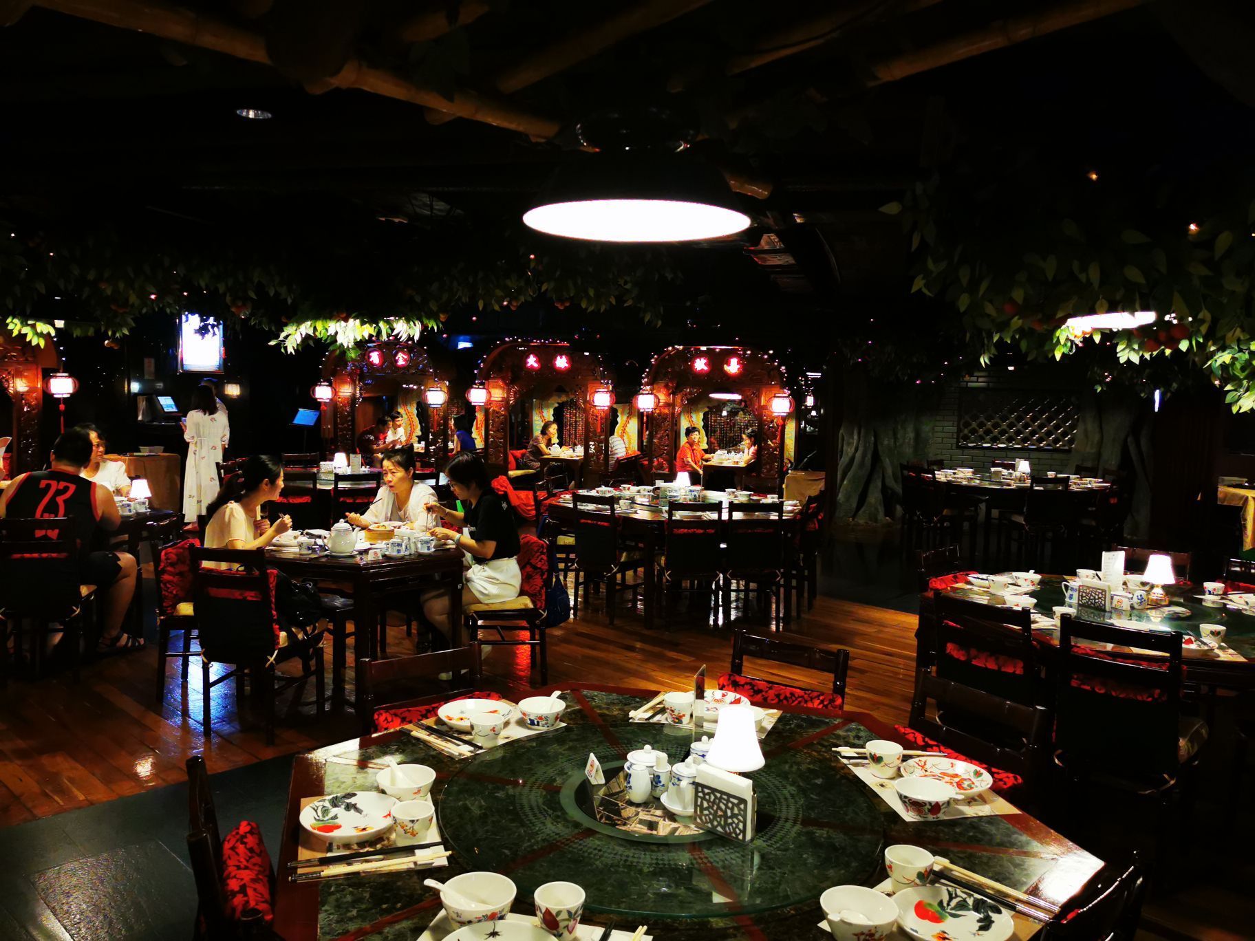 【携程美食林】广州花园酒店荔湾亭餐馆,带爸妈喝中式下午茶选这里有