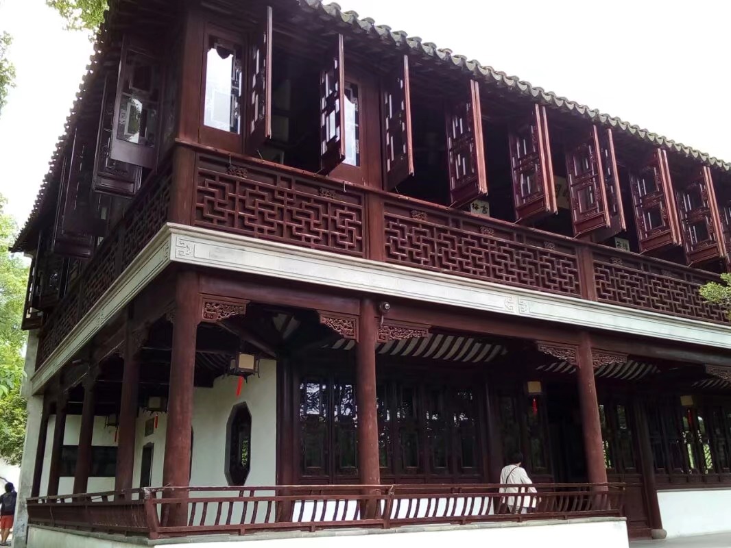 它位于姑苏第一名胜地—虎丘景区内,是一座建于清末民初的二层阁楼
