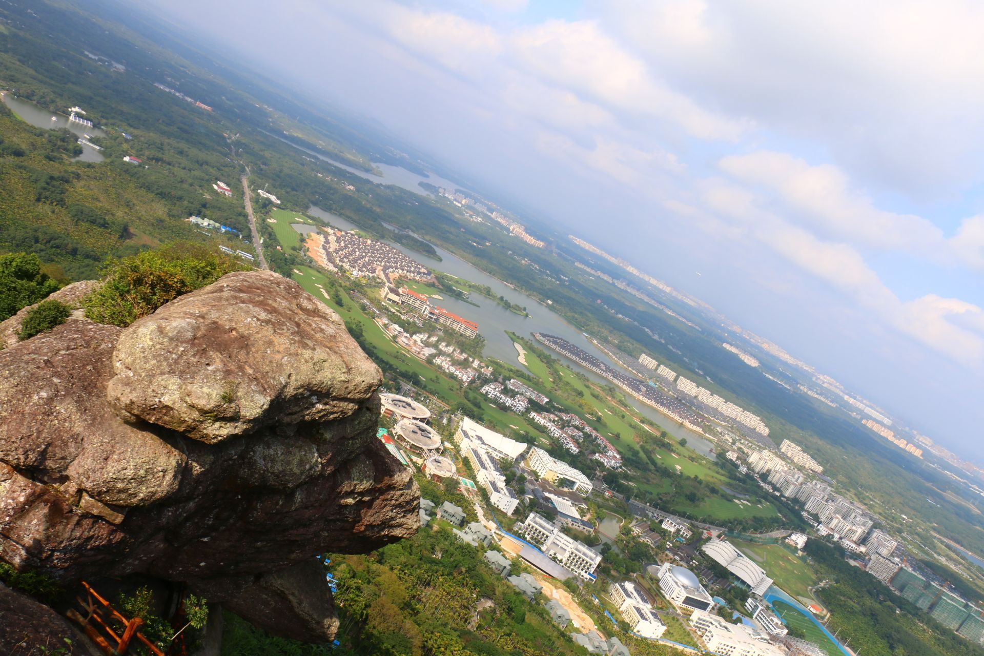 【携程攻略】琼海白石岭景点,琼海市郊的白石岭是个俯瞰万泉河的好