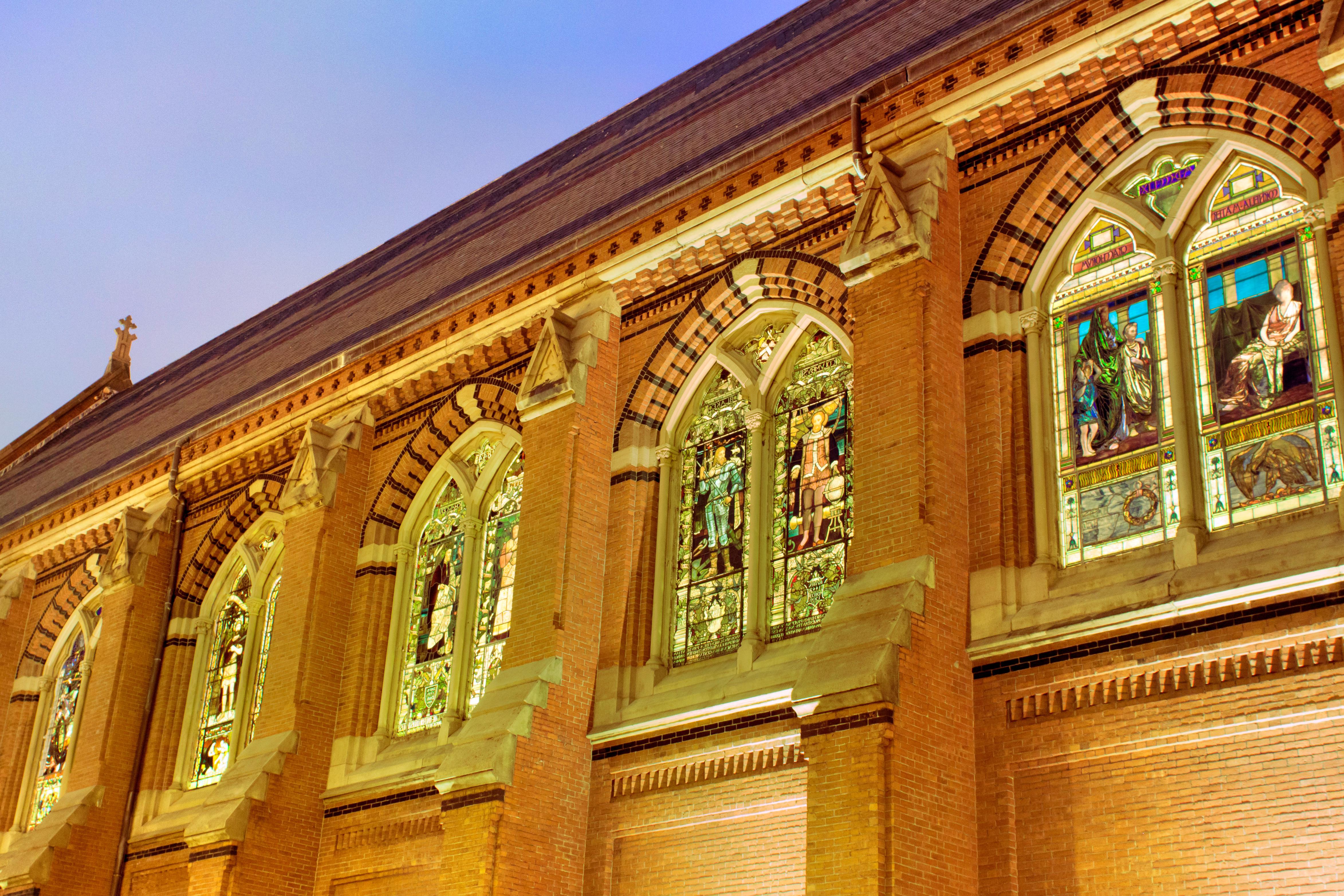 memorial hall 直线距离157m