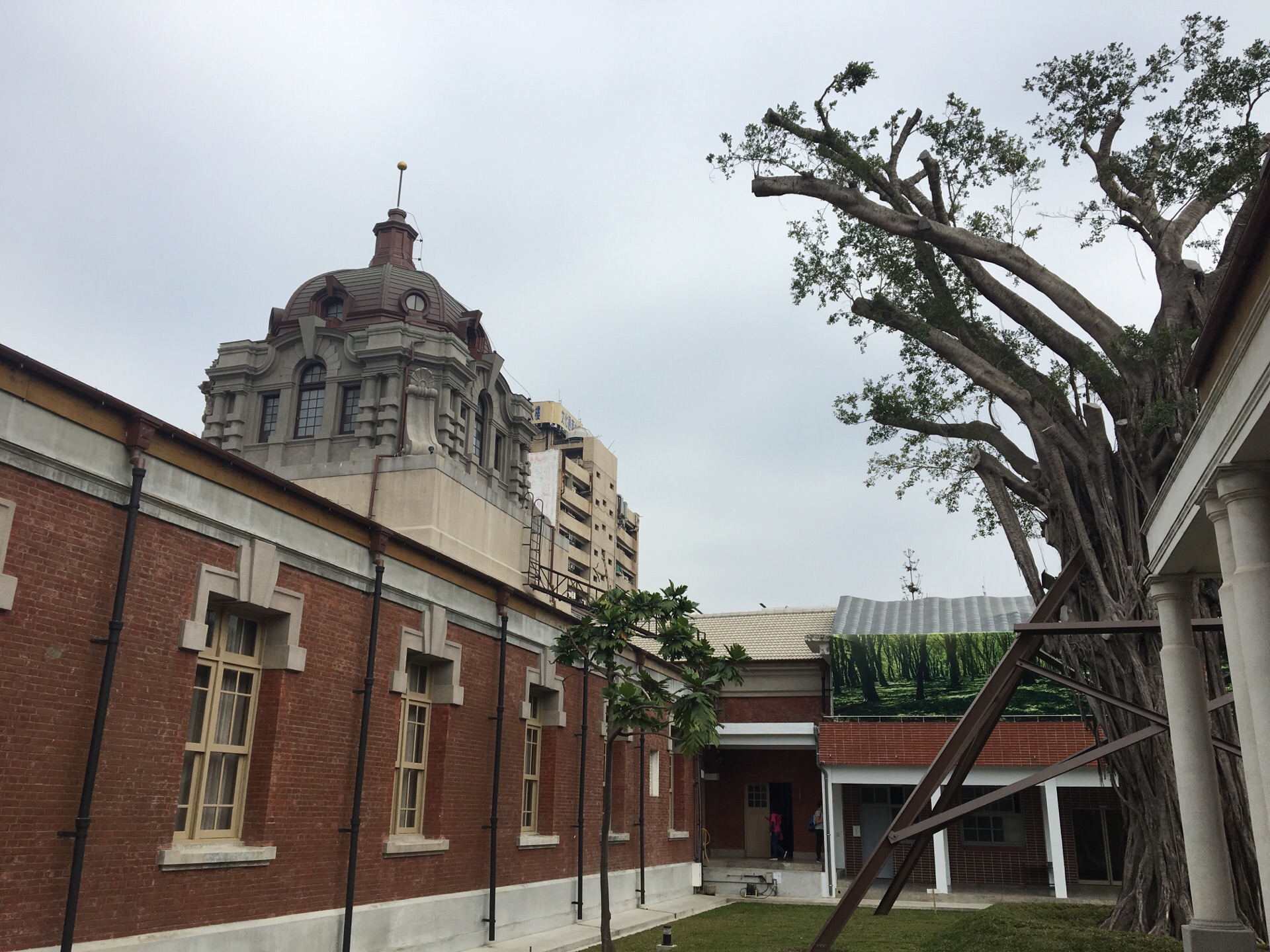 原台南地方法院