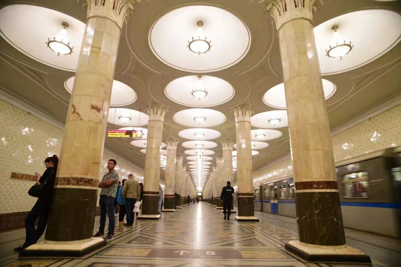 为什么莫斯科的地铁站会建得那样奢华？ - 知乎