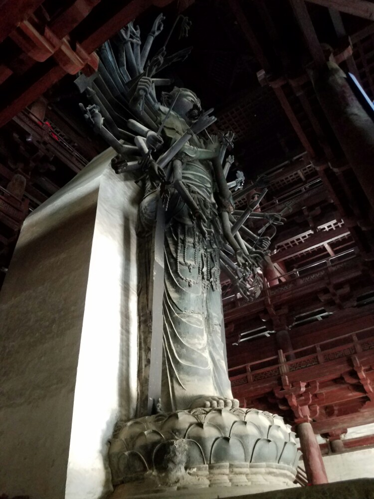 【携程攻略】正定隆兴寺景点,为了座千手观音铜像特地修了座楼,里面的