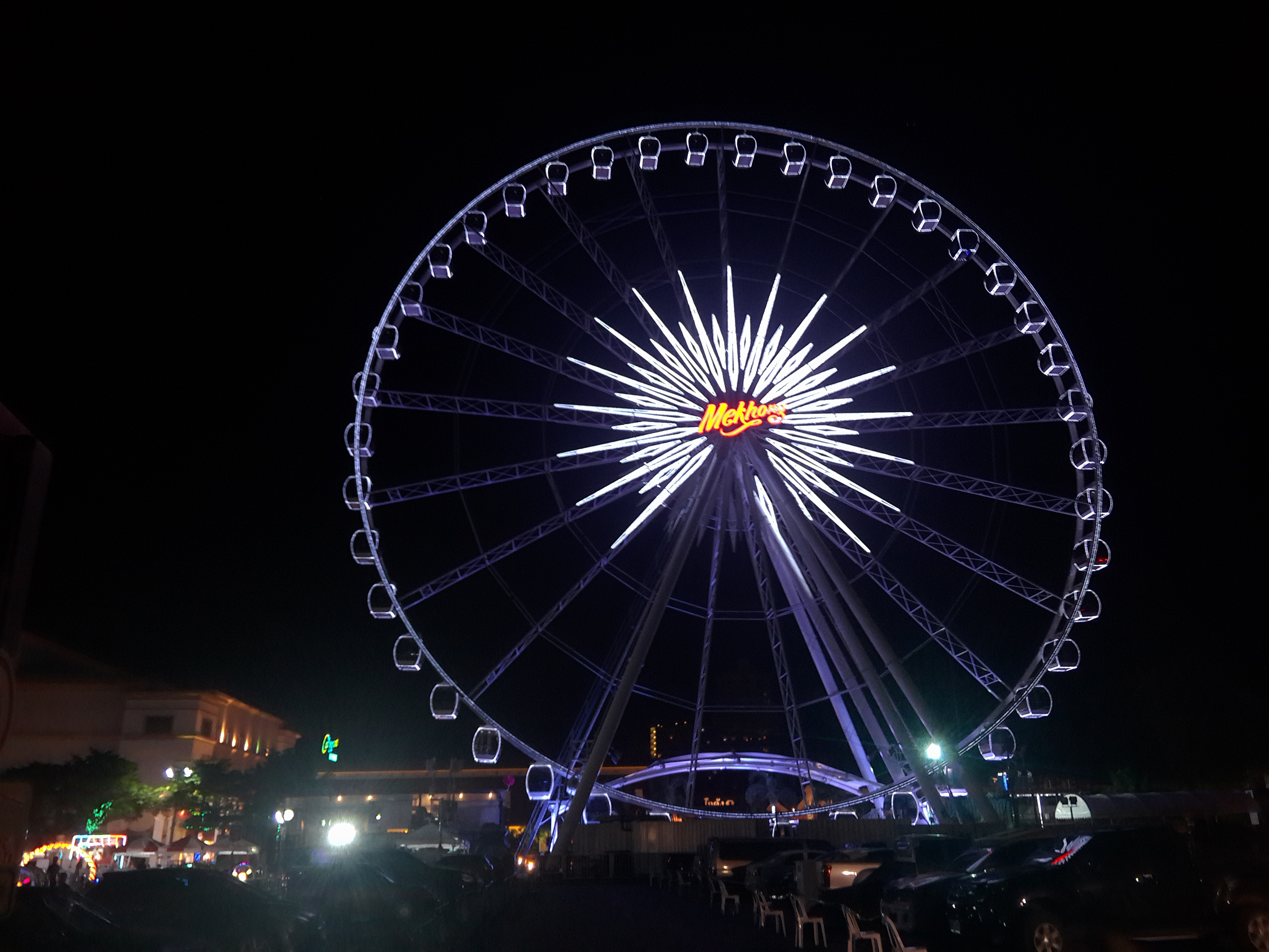 曼谷夜市摩天轮