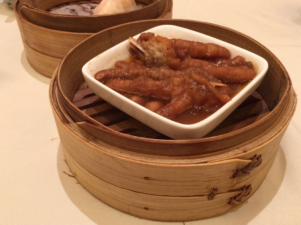 抓住暑假的尾巴,一家三口周六早上到杏花楼吃个早茶.