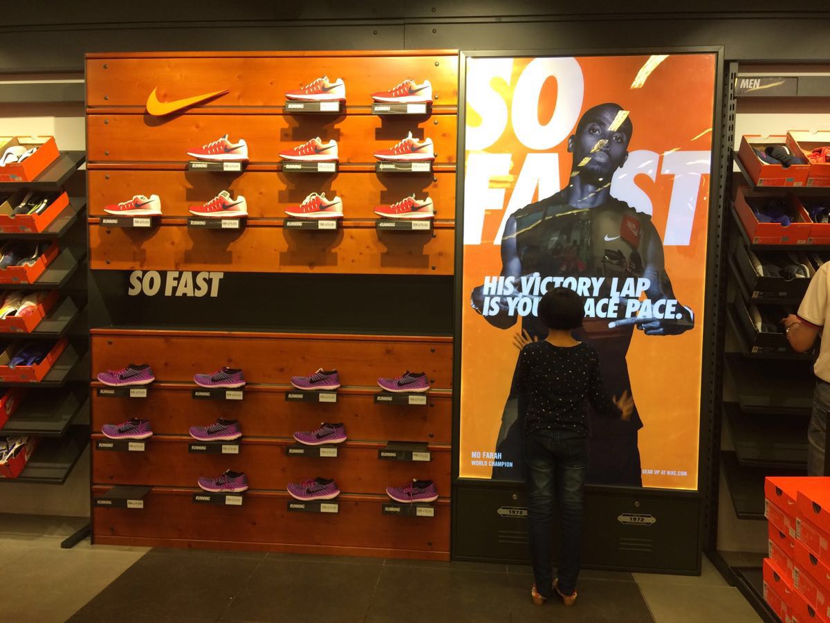 new york购物,nike 是我的最爱运动品牌,在这家专卖店里是所有nike