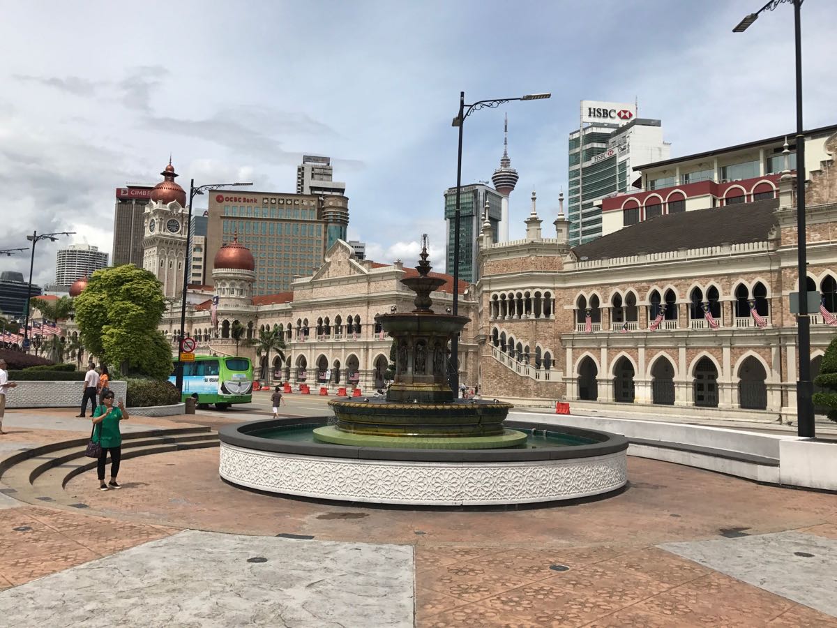 【携程攻略】吉隆坡独立广场景点,普通的一个广场国内大把,唯一看点