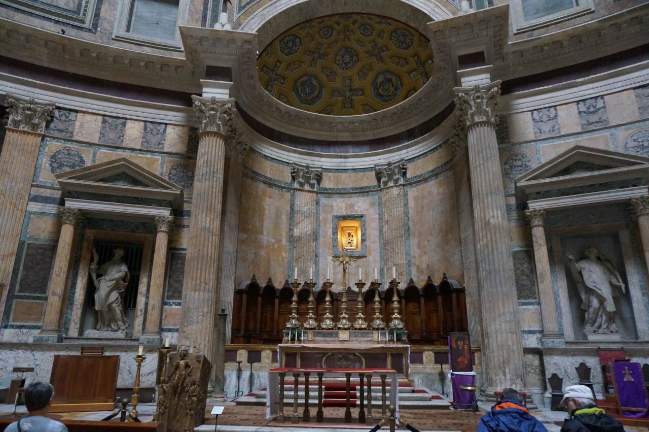 【携程攻略】罗马万神殿景点,万神殿又被称作万神庙,潘提翁神殿,它