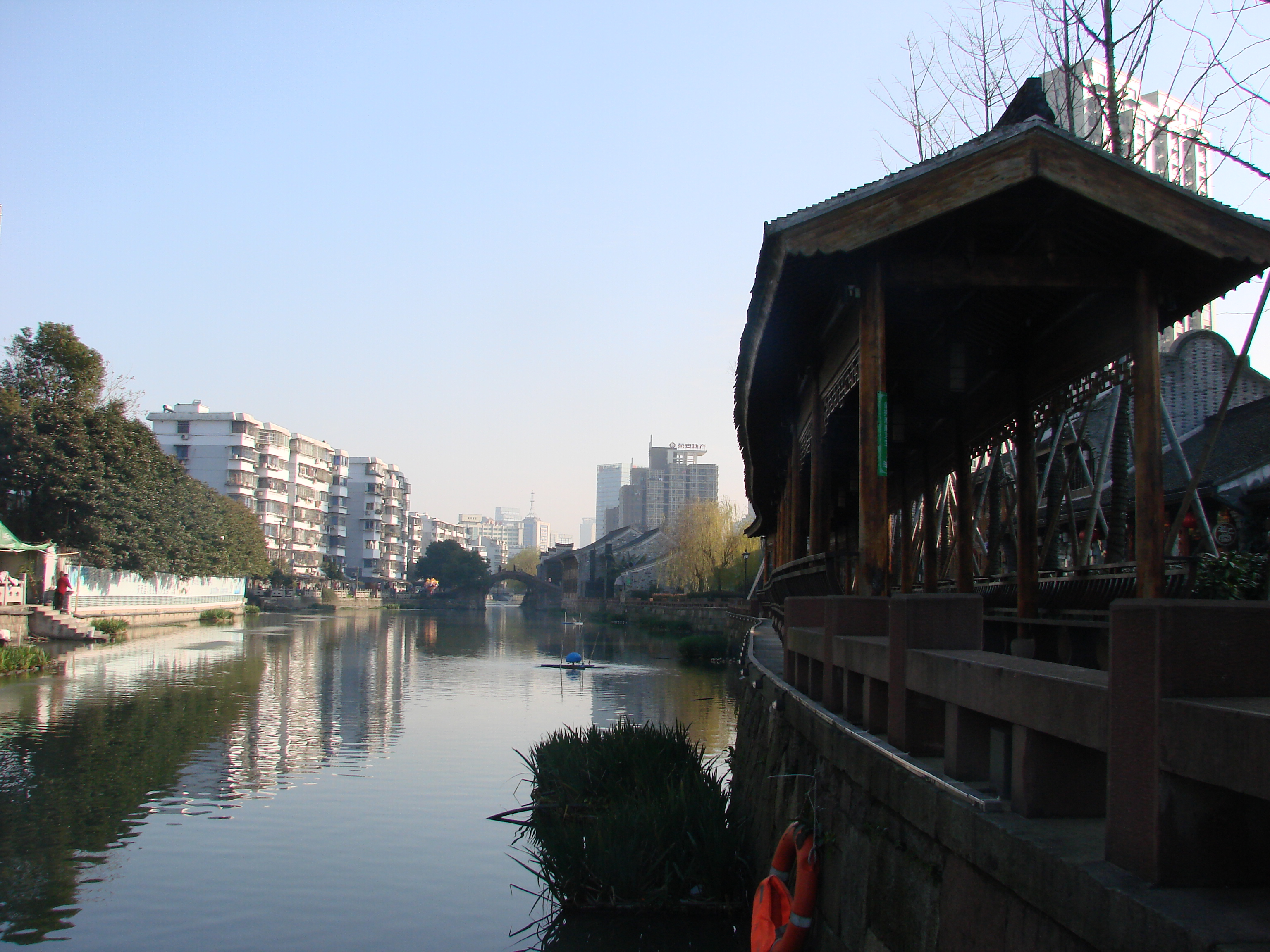 【携程攻略】宁波南塘老街景点,除夕一大早去的,游人还不多.