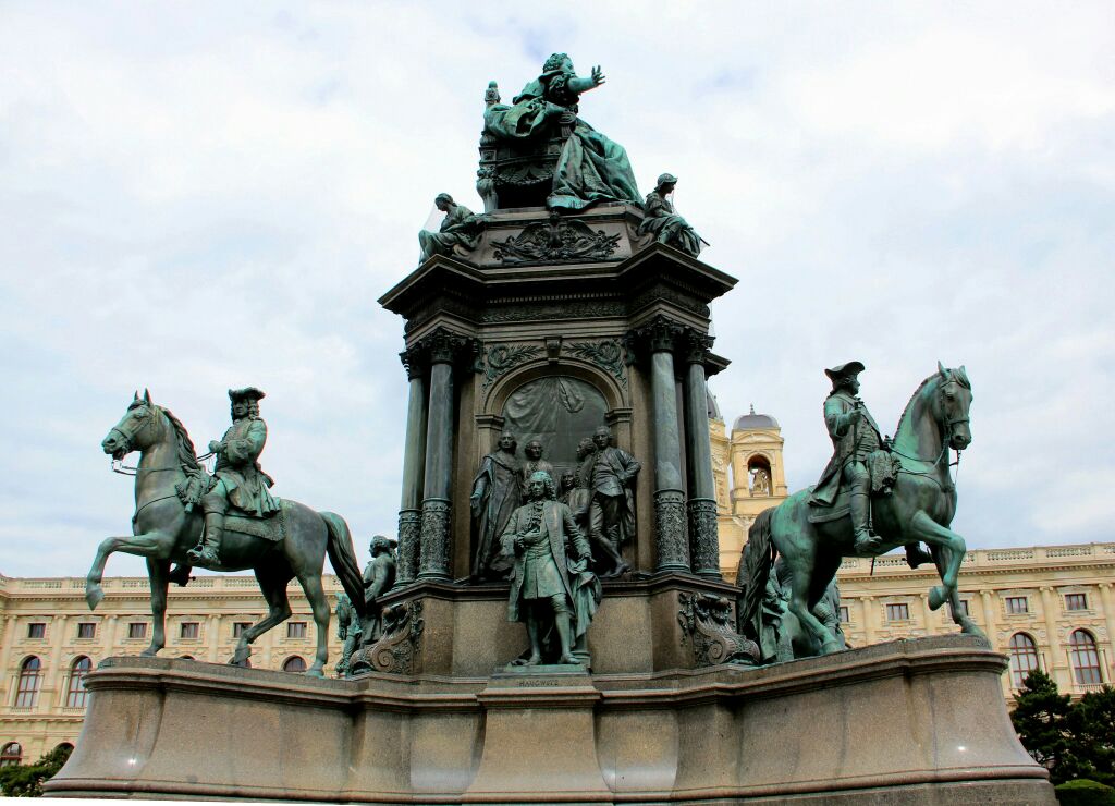 monument to maria theresa