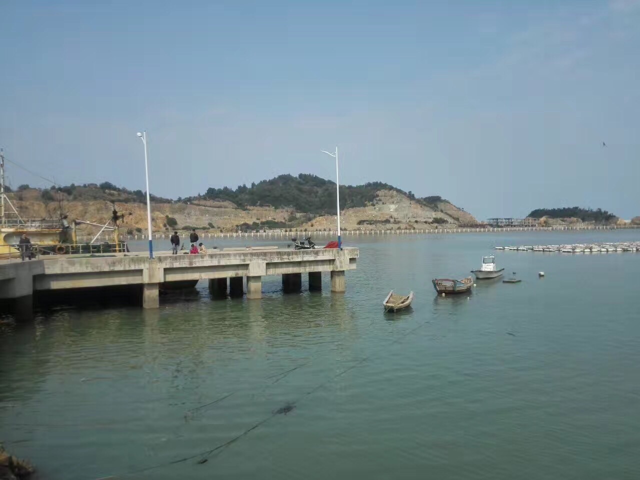 【携程攻略】洞头区东沙景区景点,洞头东沙渔港,偌大的渔港静悄悄的