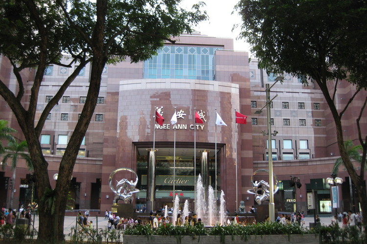 burberry_is_king 乌节路上的一座大型购物商城.