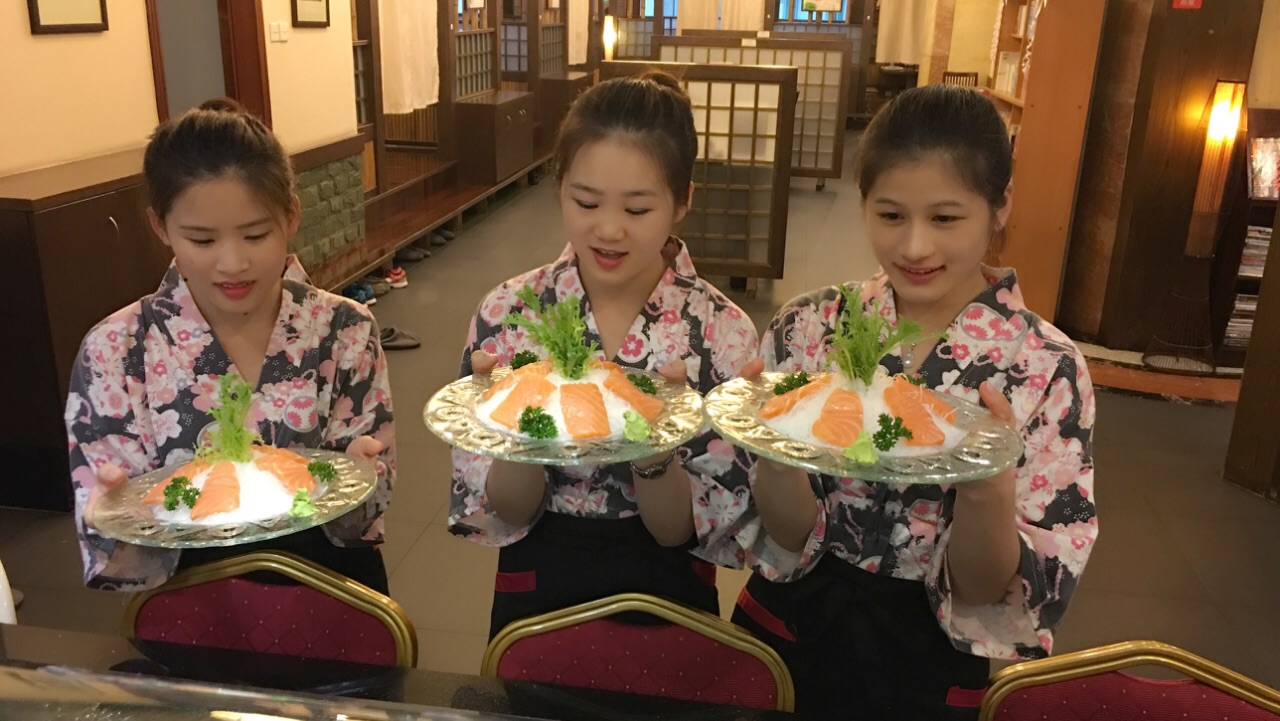 这里口味很好,听服务员介绍说料理长做了15年的日本料理,做法比较接近