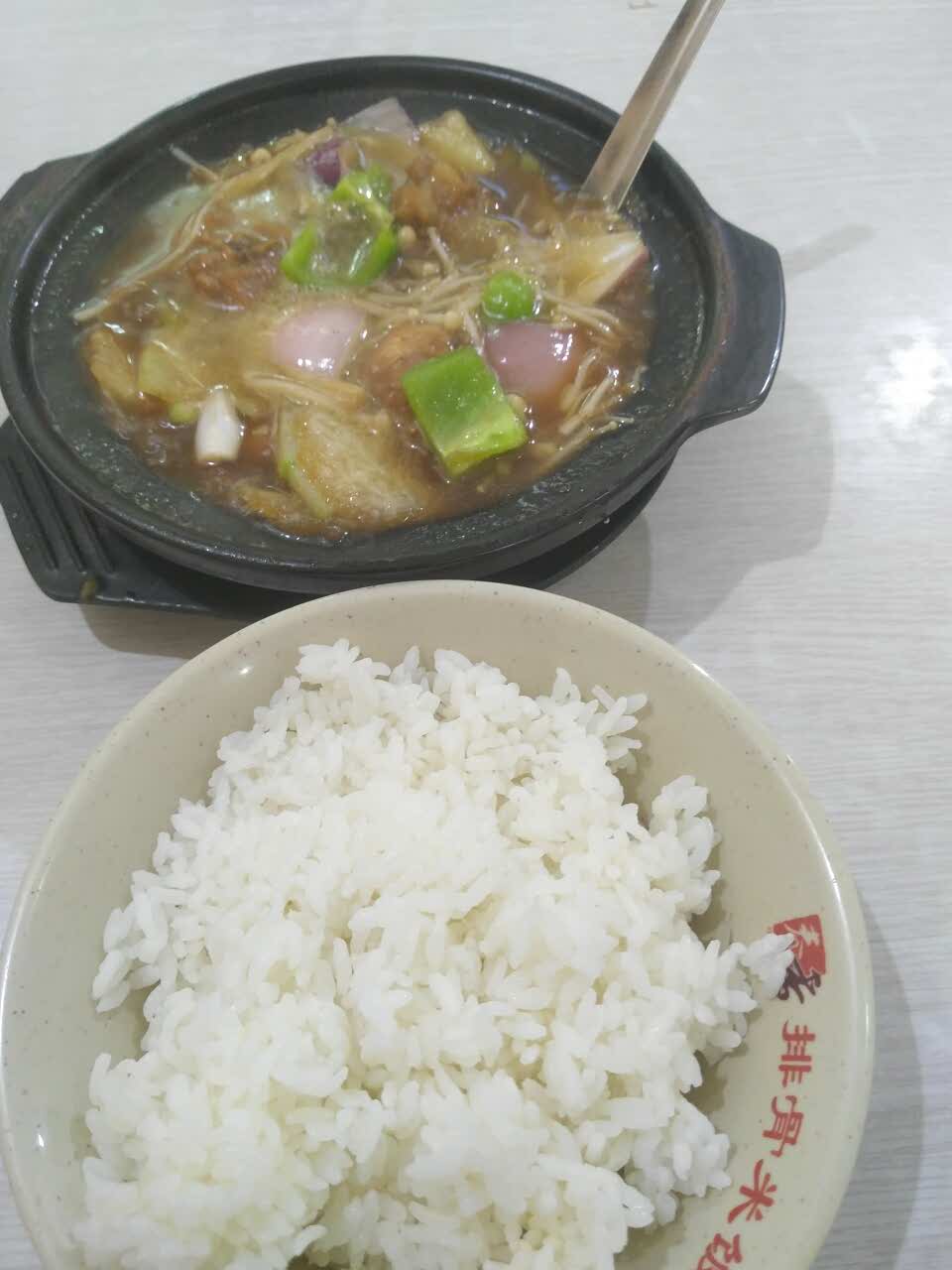 春香黃燜雞飯排骨米飯