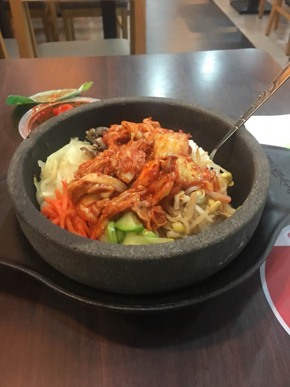 辣白菜五花肉石锅拌饭,很好吃,推荐推荐.