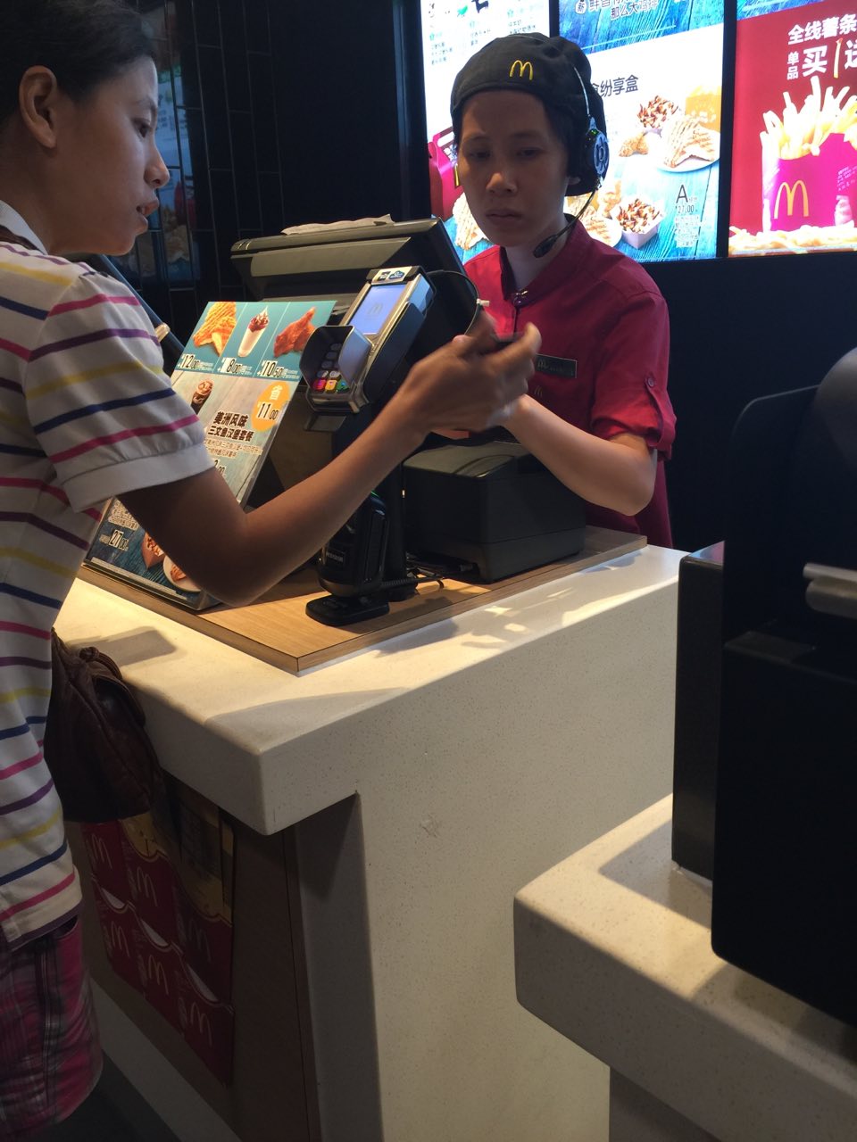 2021麦当劳(勒流西连路得来速店)美食餐厅,服务员态度超级差,很不耐烦