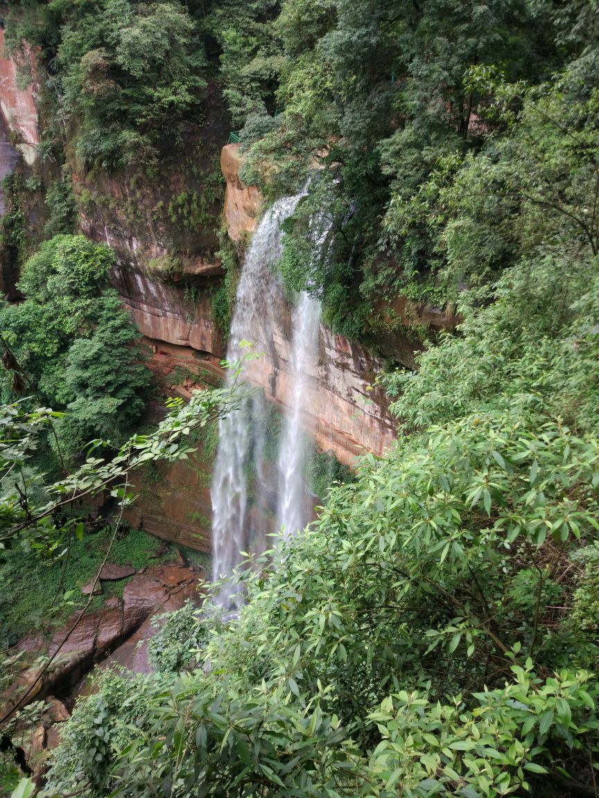 赤水丹霞旅遊區·燕子巖