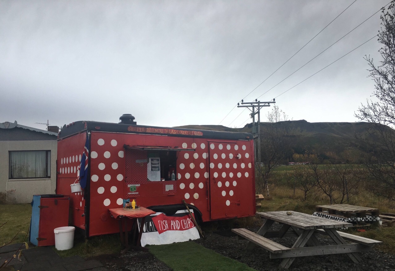 2023Fish and Chips Vagninn美食餐厅,瀑布下来路边看到这个家小吃...【去哪儿攻略】