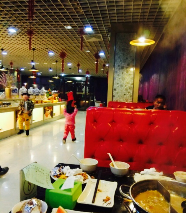 丽天明泽大酒店 43/人 自助餐 直线距离611m