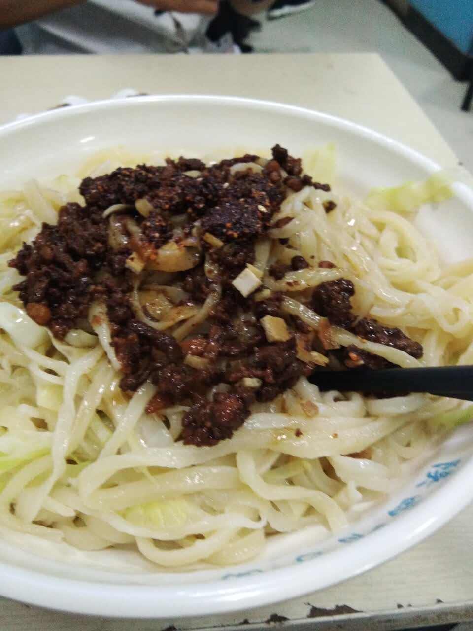 味道不错,价格公道,服务态度很好,面吃起来很筋!