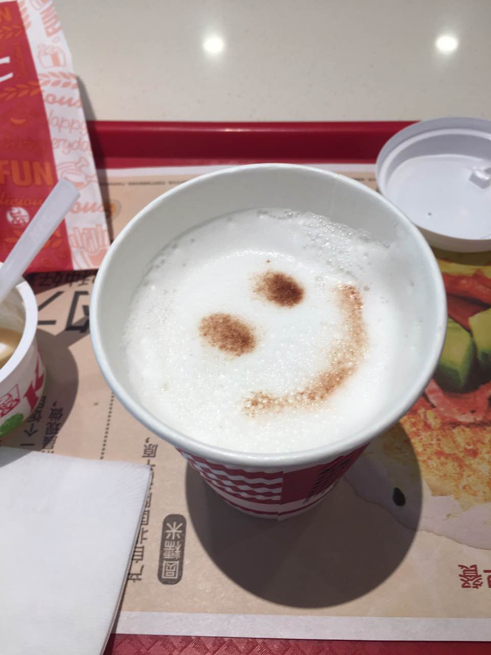 拜托我要的是牛奶不是卡布奇诺,现在的肯德基服务不知道怎么说,点餐的