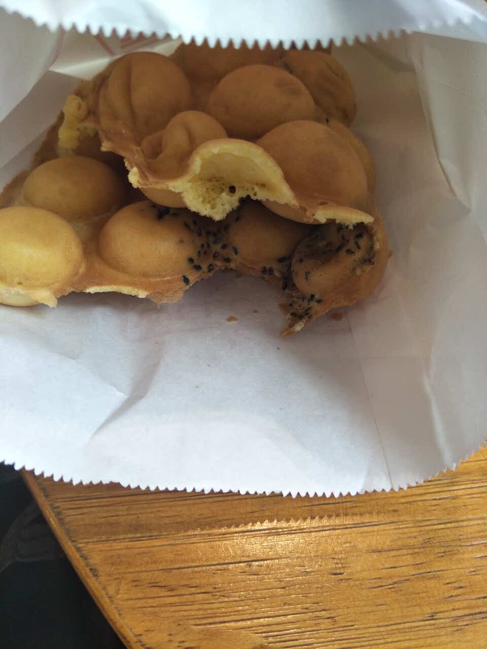 非常好吃,每次来宝龙广场必点的芝麻味鸡蛋仔,好吃量足,推荐非常好