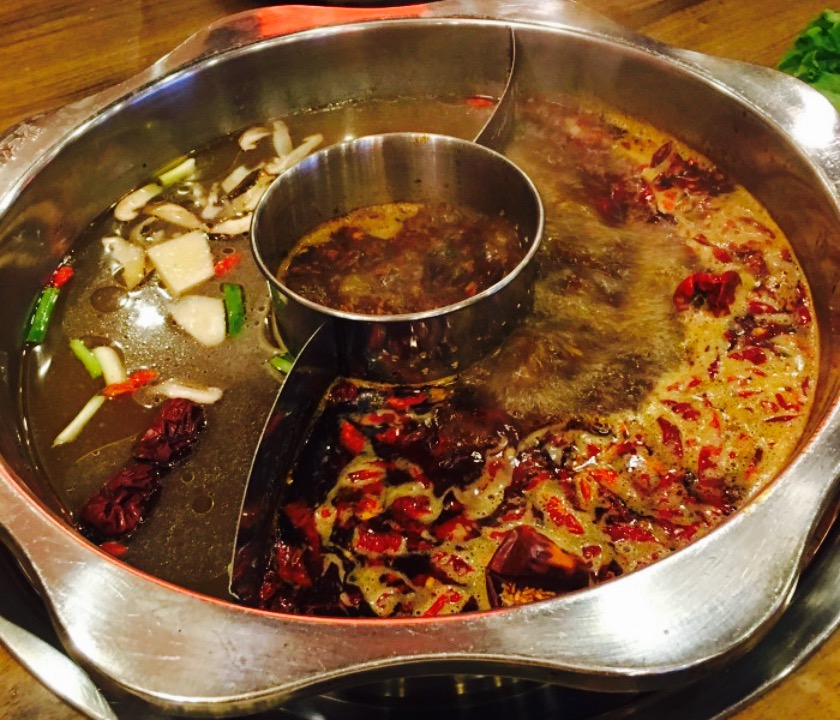 每次回去都必须去品尝的火锅,店面很大,之前来总是很多人,这次去人