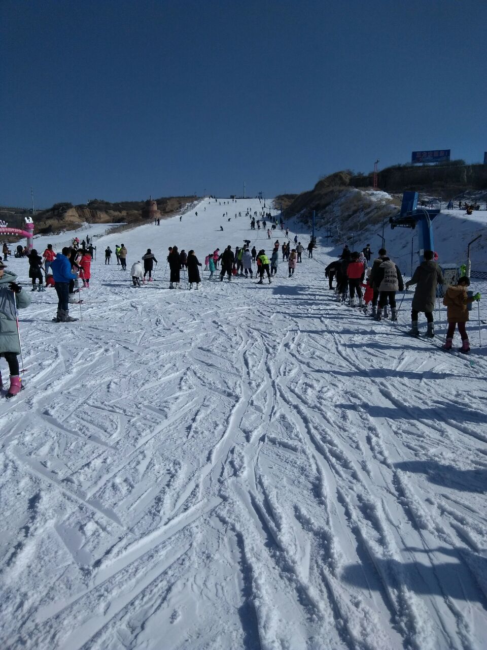新乡五龙山滑雪场图片