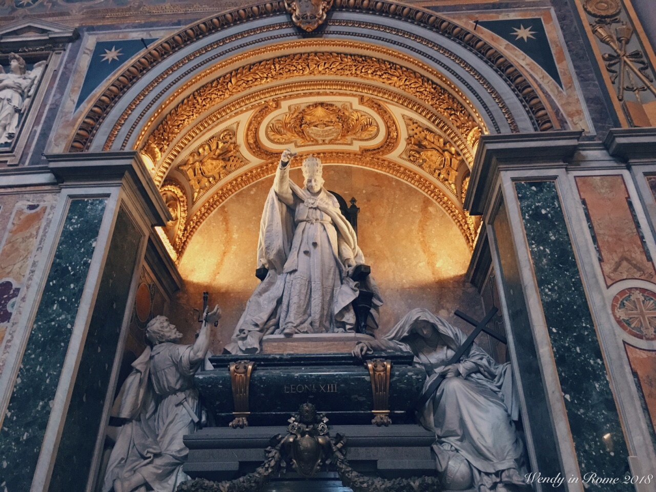 是罗马的主座教堂,也是全世界天主教会的母堂