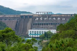 2-Day Heyuan Tour: Taiping Ancient Street's historic charm, Wanlu Lake's natural beauty