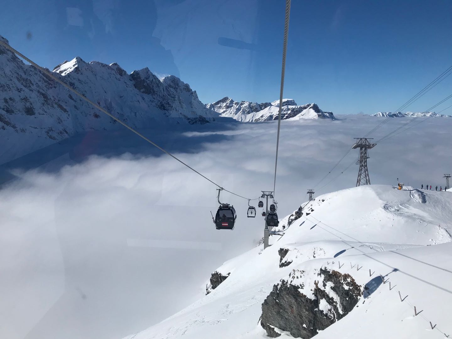 【携程攻略】加德门铁力士山景点,铁力士山(Mt. Titlis)是瑞士中部的阿尔卑斯山区的最高峰，海拔3238米…