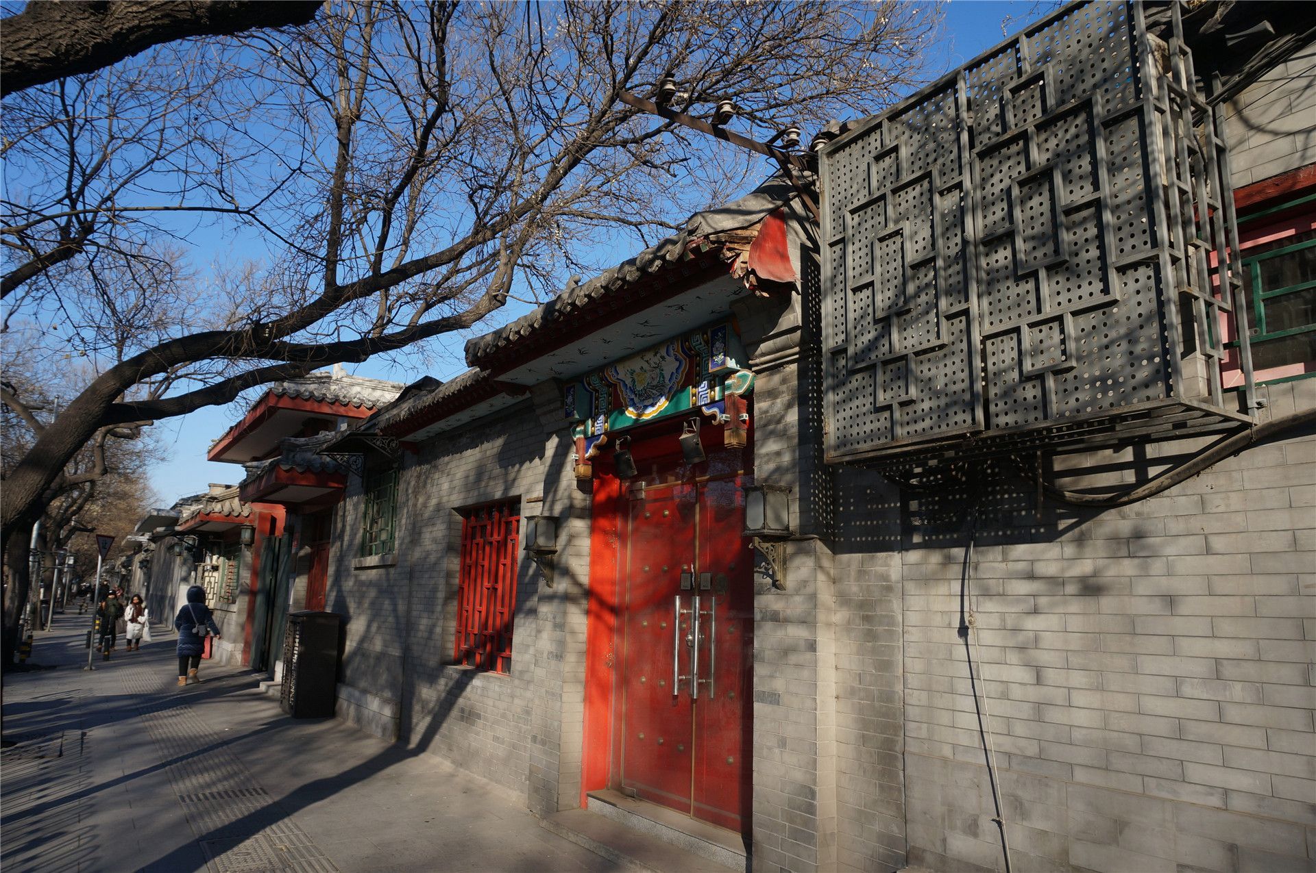 【携程攻略】北京北长街景点,是位于故宫西侧的道路,从西华门往北,不