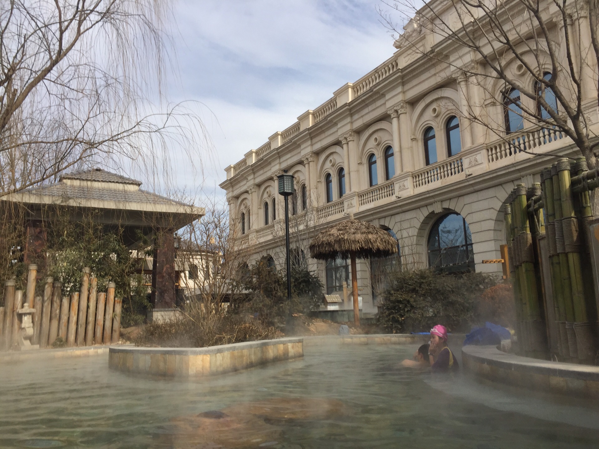 2023新华联丽景温泉玩乐攻略,真是第一次遇到)酒店外形好.