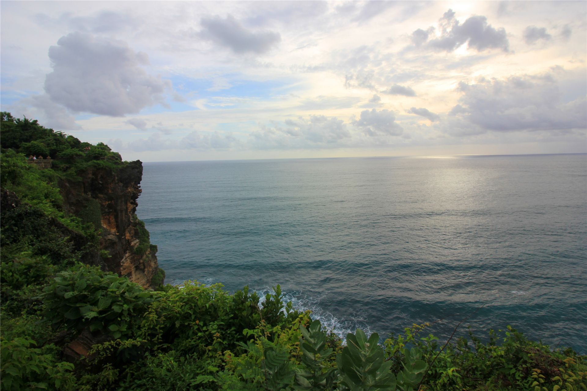 巴厘島烏魯瓦圖斷崖攻略,巴厘島烏魯瓦圖斷崖門票/遊玩攻略/地址/圖片