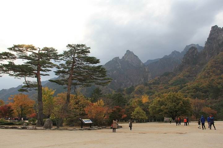 2023雪嶽山國立公園遊玩攻略,...人都來這裡爬山,還揹著整...【去哪兒