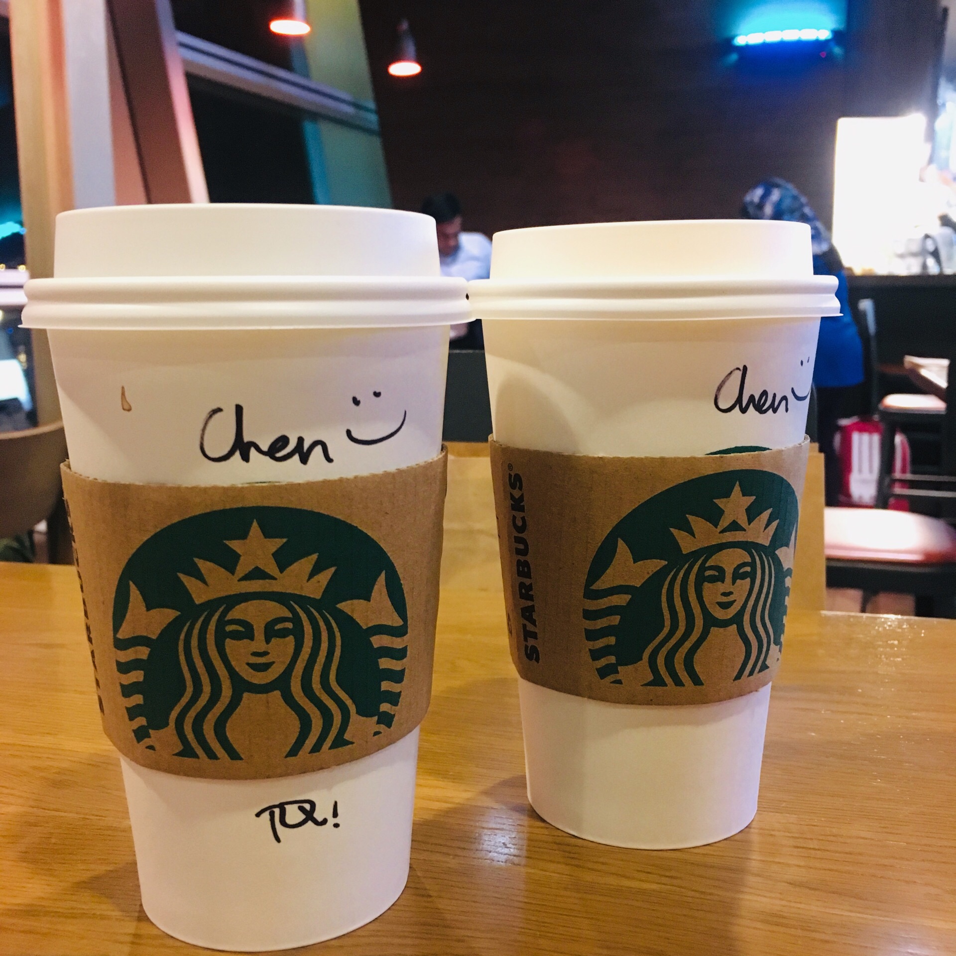 星巴克 火车站 南广场东南出口餐厅