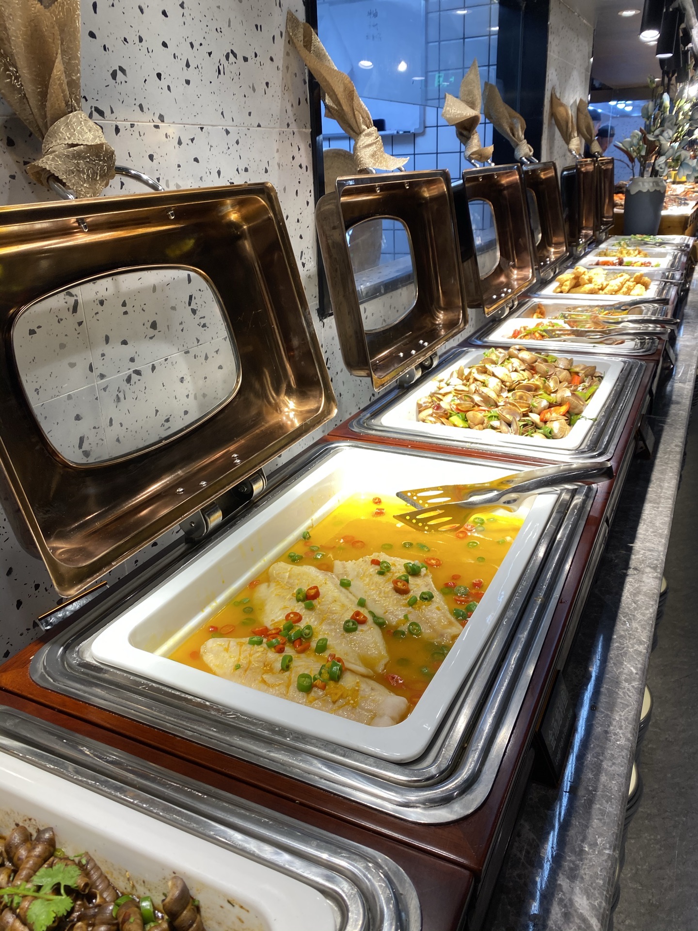 东盛自助料理(南京东路店)